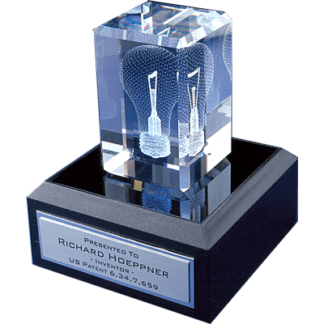 Desktop Awards/Cubes/3D Crystal Laser Induced Image – Light Bulb/3D-01