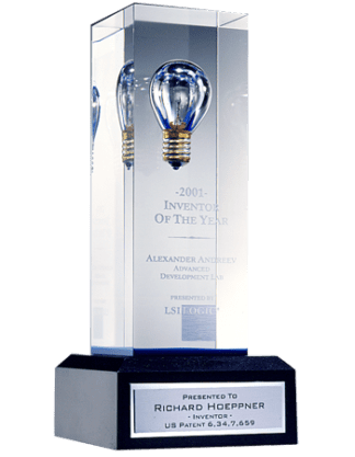 Desktop Awards/Lightbulb Embedments/Large Embedded Light Bulb/EB-03